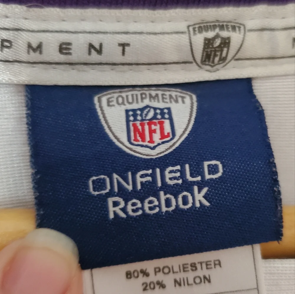 Brett Farve Minnesota Vikings NFL Jersey by Reebok. - Picture 5 of 9